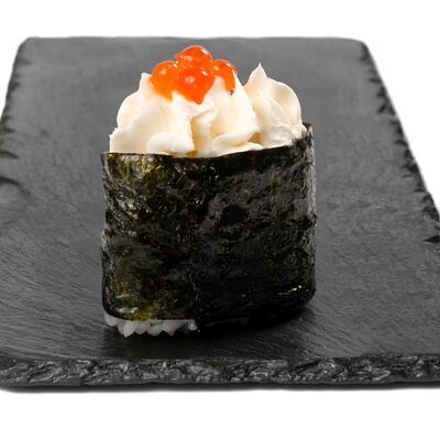 Сливочный гункан с тунцом в Green Sushi по цене 120 ₽