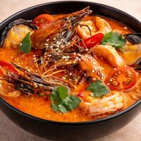 Роял Том Ямв Fisha Raw Bar & Grill