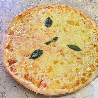 Пицца Четыре сыра в Чайхана Olive по цене 742 ₽