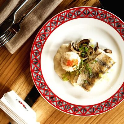 Судак по-московским с картофельным пюре и грибами в Тарелочки по цене 1250 ₽