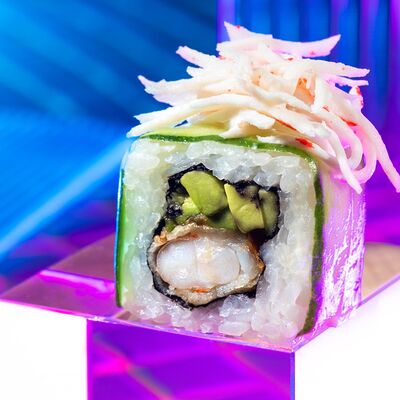 Фирменный ролл Gojira в Gojira ramen по цене 760 ₽