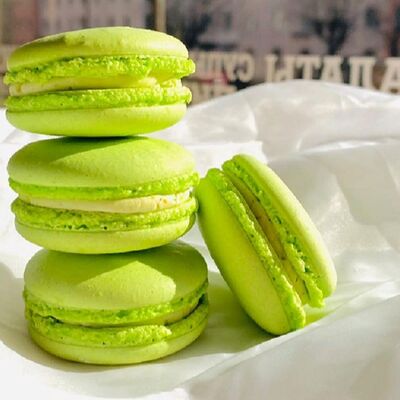 Макарон фисташка-малина в Блеск по цене 75