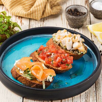 Брускетты с креветками и муссом из авокадо в ЛарисуВаннуХочу по цене 390