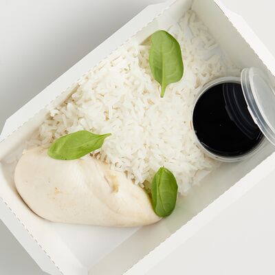 Куриное филе отварное с рисомв Life Time Cafe по цене 380 ₽