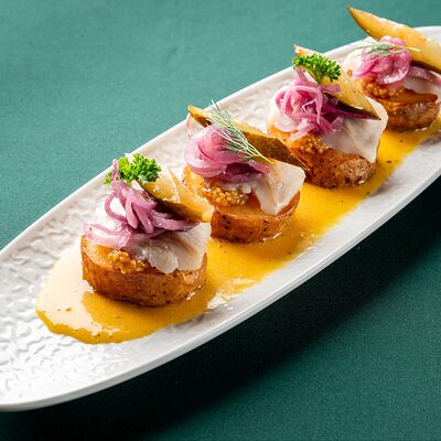 Сельдь с картофелем и медово-горчичным соусом в Clever Irish Pub по цене 22 р.