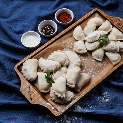 Вареники с картофелем и сюрпризами (замороженные) в Альбатрос по цене 890 ₽