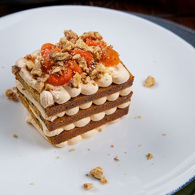 Морковный торт в Утомленные солнцем по цене 530 ₽