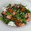 Теплый салат с сёмгой, дольками мандарина, тыквой и сыром в Кинто по цене 1196