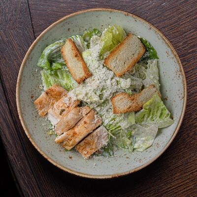 Цезарь с курицей в Ели Сацебели по цене 875 ₽