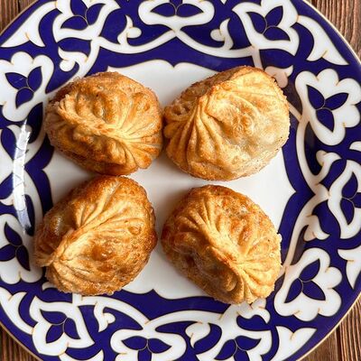 Манты с бараниной жареные в Халиф по цене 520 ₽