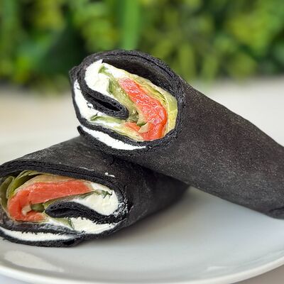 Сэндвич-ролл с лососем в Dudnik по цене 399 ₽