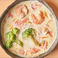 Сырный суп с морепродуктами в Cheddar Pizza