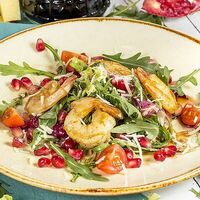 Инсалата ди руккола с креветками в Луиджи & Тосё