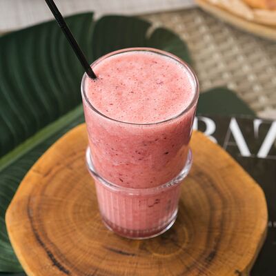 Смузи винoград-Клубника в Mart Lounge Bar по цене 499 ₽