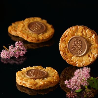 Миндальный флорентини в Sweet Сoncept Кондитерская студия по цене 230 ₽