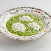Ризотто с песто и страчателлой в Parmesano