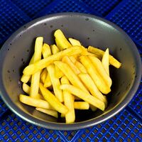 Картофель фри с соусом барбекюв Gojira ramen