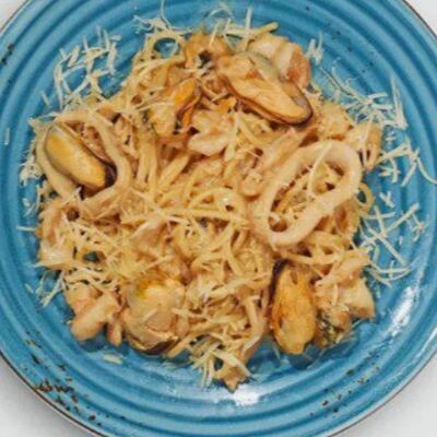 Паста с морепродуктами в ЗАКАЗУУМ ZAKAZOOM по цене 798 ₽