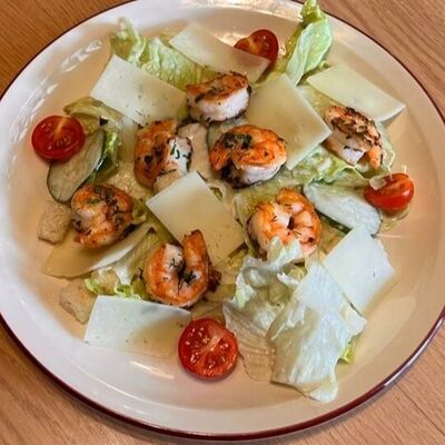 Цезарь с тигровыми креветками в Ведро Гвоздей по цене 850 ₽