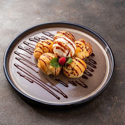 Шу с заварным кремом, горячим шоколадом в Sesilia по цене 680