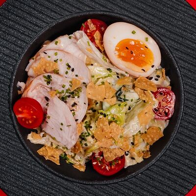 Цезарь по-азиатски в Umami по цене 590 ₽