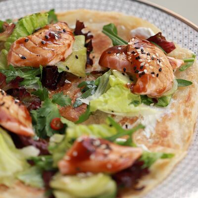 Лепешка Роти с лососем в Море на Патриках по цене 1290