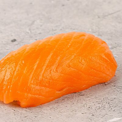 2 суши с лососемв Японцы по цене 280 ₽