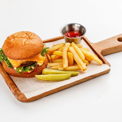 Бургер с котлетой из мраморной говядиныв Бублик по цене 1040 ₽