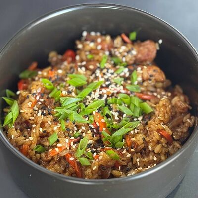 Рис с говядиной в ГансРолл по цене 475 ₽