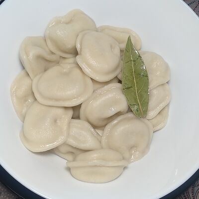 Пельмени по-домашнему в Полметра шаурмы по цене 399 ₽