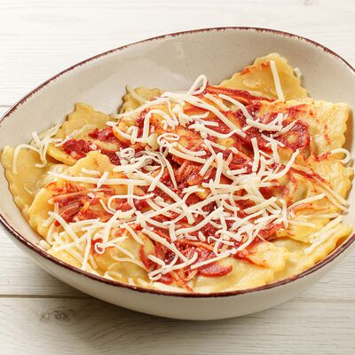 Мамма Мия Равиоли с говядиной и вялеными томатами в Пельменная - КулинарияГранат по цене 360 ₽