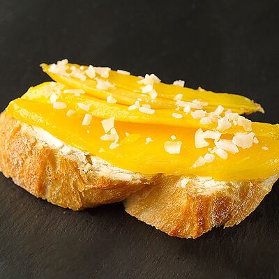 Брускетта с манго в Brusketta.pro по цене 218 ₽