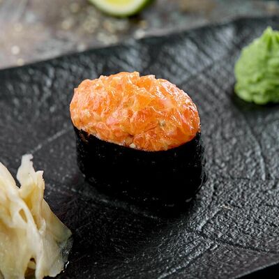 Острые суши лосось в Баклажан в ТЦ 