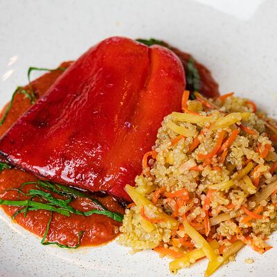 Печеный перец с кореньями и киноа в Старый город по цене 500 ₽