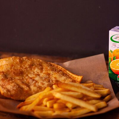 Чебурек, картошка фри и сокв Чебуречная у Мартина по цене 380 ₽