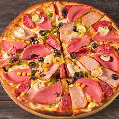 Пицца с колбасой в Hot Chicken по цене 65000 ₽