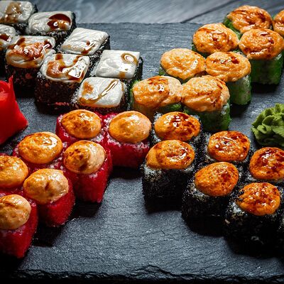 Сет Baked California в Sushi Shop Company по цене 949 ₽