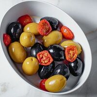 Оливки и маслины с косточкой в Romano