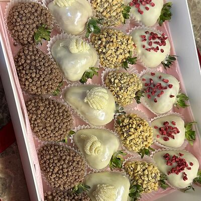 Клубника в шоколаде m в Allowberry по цене 5500 ₽