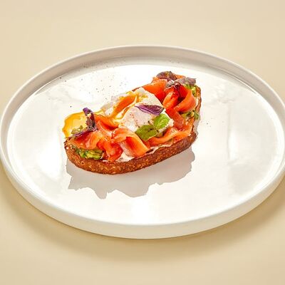 Брускетта с форельюв Регано по цене 755 ₽