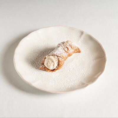 Канноли с рикоттой в ROMO по цене 420 ₽