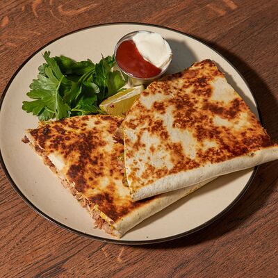 Кесадилья в Rossa presnya по цене 920 ₽