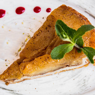 Яблочный пирог в Квартира 162 по цене 450 ₽