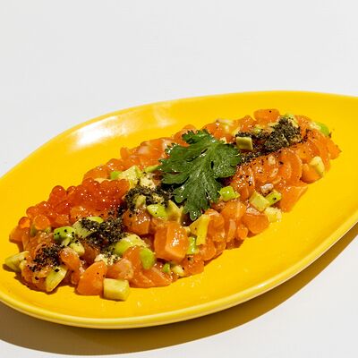 Тартар из лосося и авокадо в Сушки на макушке по цене 790