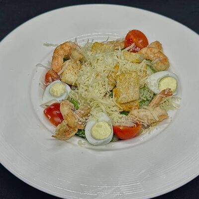 Салат Цезарь с креветкамив Кафе сон у моря по цене 650 ₽