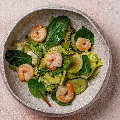Зеленый салат с креветкамив Ферма по цене 675
