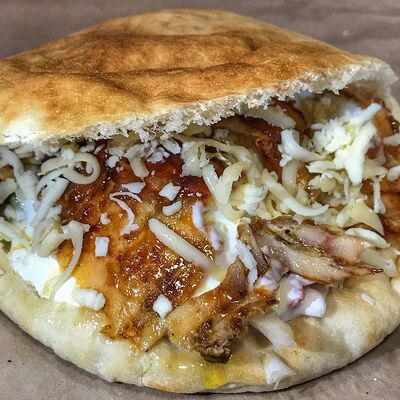 Шаверма в пите с сыромв Шаверма шамс по цене 425 ₽