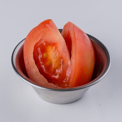 Томаты свежие в БистроВареничная по цене 35 ₽