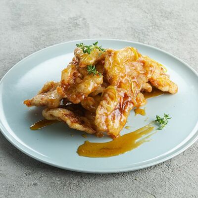 Свинина Гобаожоу в кляре под кисло-сладким соусом в See China по цене 500 ₽