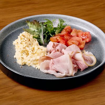 Скрембл с тамбовским окороком в Клёво по цене 520 ₽